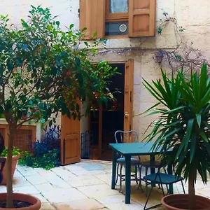Traditional In Old Apartment Bari